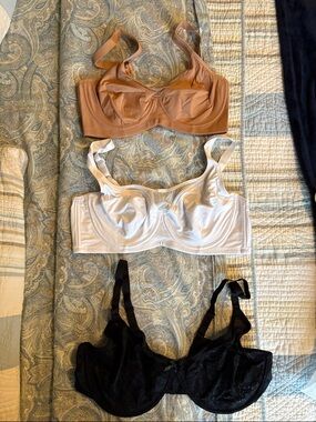 Everyday Support Underwire Bra Trio - Tan, White & Black from Scuplted